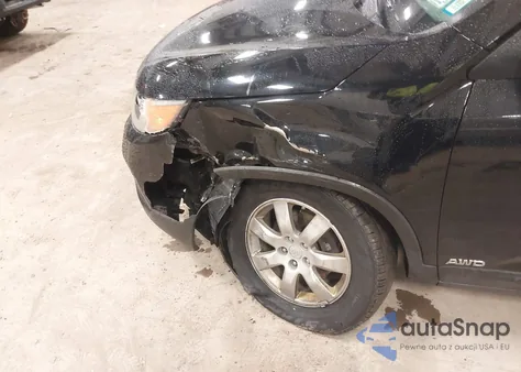 2011 Kia Sorento Lx z USA, uszkodzony, nr VIN 5XYKTCA16BG065442